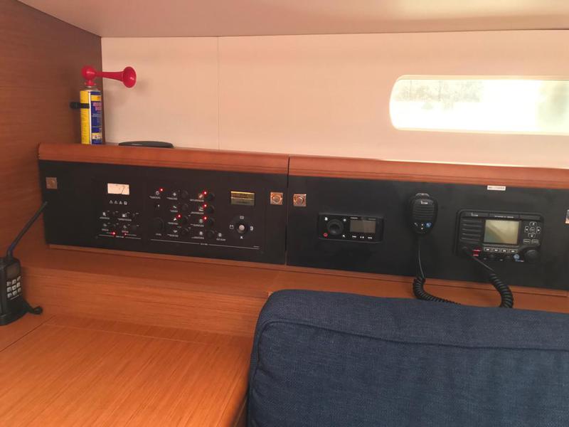 Book yachts online - sailboat - Sun Odyssey 519 - Alboran Prosecco (Radazul) - rent