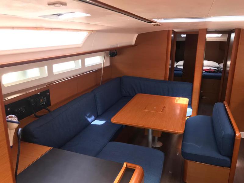 Book yachts online - sailboat - Sun Odyssey 519 - Alboran Prosecco (Radazul) - rent