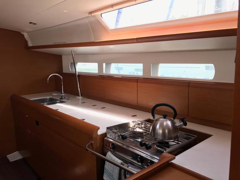 Book yachts online - sailboat - Sun Odyssey 519 - Alboran Prosecco (Radazul) - rent