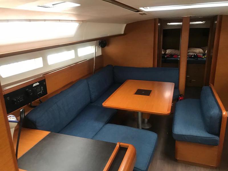 Book yachts online - sailboat - Sun Odyssey 519 - Alboran Jerez (Majorca) - rent