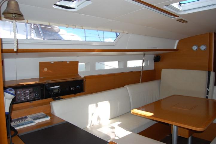 Book yachts online - sailboat - Sun Odyssey 519 - Alboran Champagne (Cabo Verde) - rent
