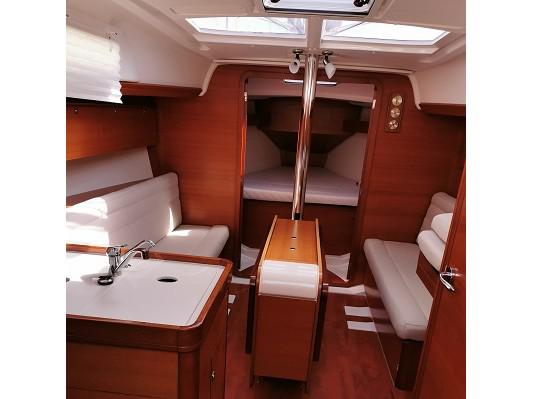 Book yachts online - sailboat - Dufour 350 GL - Sinica - rent