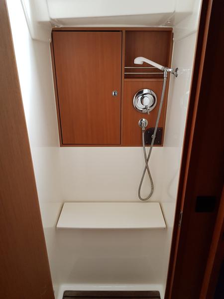 Book yachts online - sailboat - Bavaria Cruiser 45 - Orlan - rent
