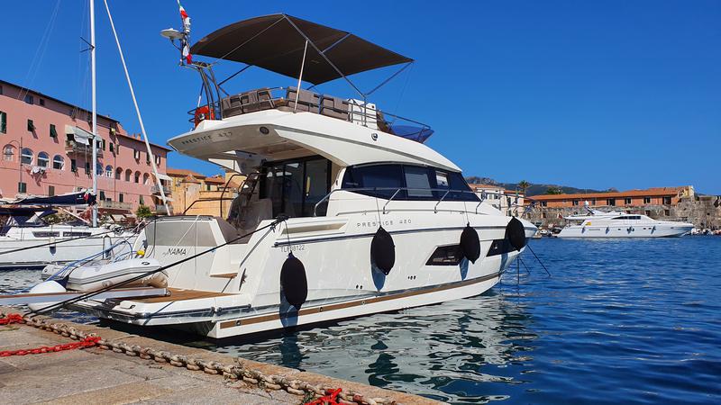 Book yachts online - motorboat - Prestige 420 Fly - My NAIMA - rent
