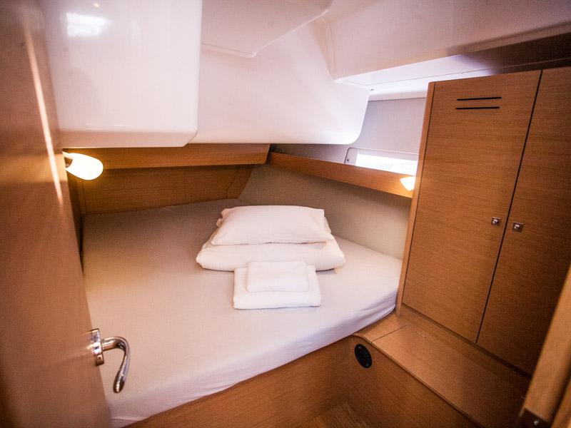 Book yachts online - sailboat - Dufour 460 Grand Large - LISABET 2018+AC - rent
