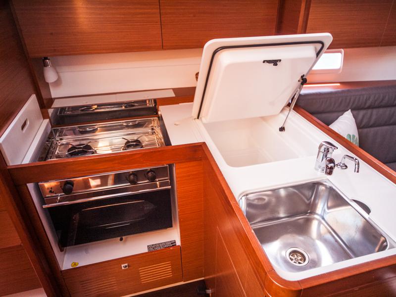 Book yachts online - sailboat - Dufour 350 Grand Large - RONJA 2017 - rent