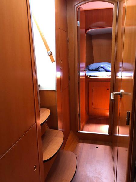 Book yachts online - catamaran - Lagoon 380 S2 - Lucky Seven (refit 2018) - rent