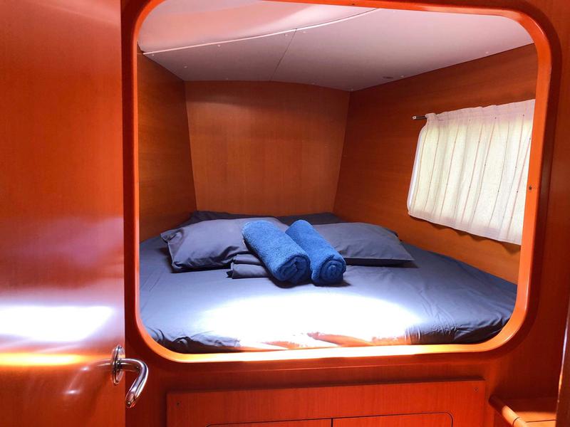Book yachts online - catamaran - Lagoon 380 S2 - Lucky Seven (refit 2018) - rent