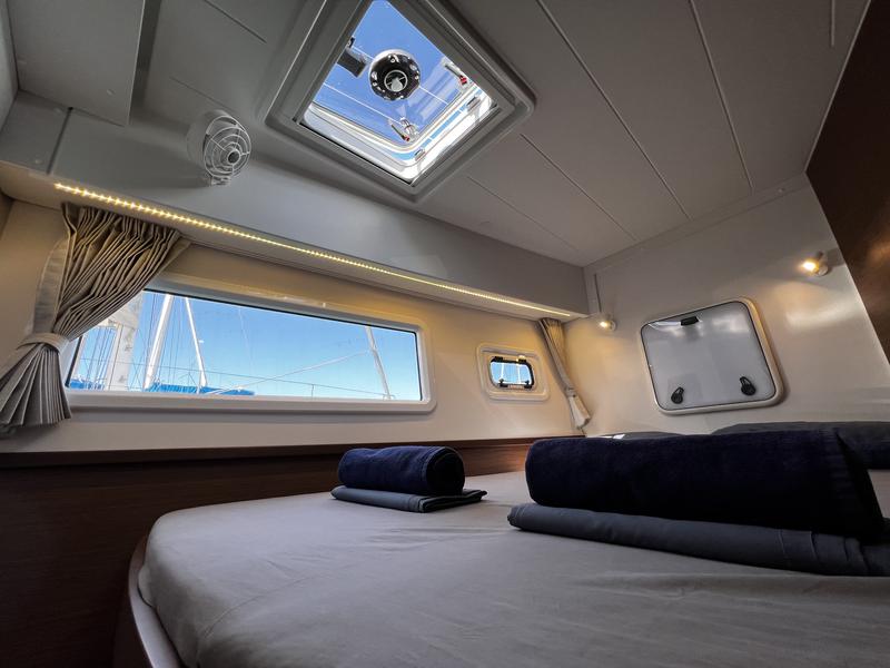 Book yachts online - catamaran - Lagoon 42 - Odessa - rent