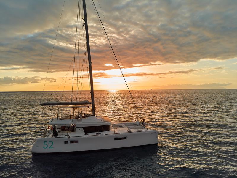 Book yachts online - catamaran - Lagoon 52F - Neptuno  - rent