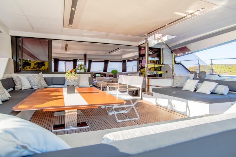 Book yachts online - powercatamaran - Fountaine Pajot Power 67 - nessun nome - rent