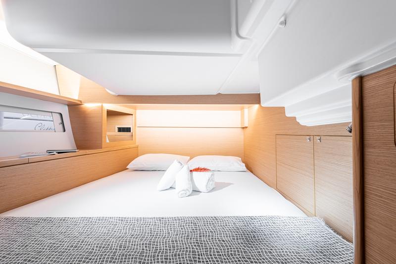 Book yachts online - sailboat - Dufour 530 - PERSEIDE - rent