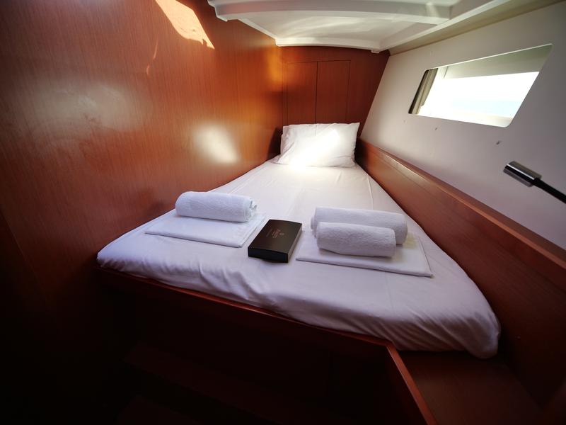 Book yachts online - sailboat - Oceanis 45 - Bella - rent