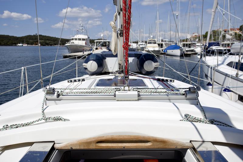 Book yachts online - sailboat - Bavaria 37 Cruiser - Ikona - rent
