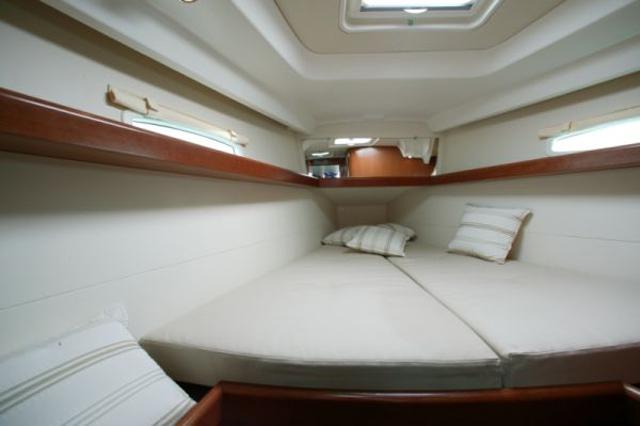 Book yachts online - sailboat - Beneteau Oceanis 40 - Tosca - rent