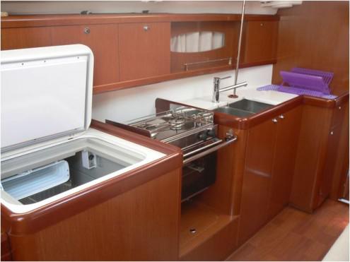 Book yachts online - sailboat - Beneteau Oceanis 40 - Tosca - rent