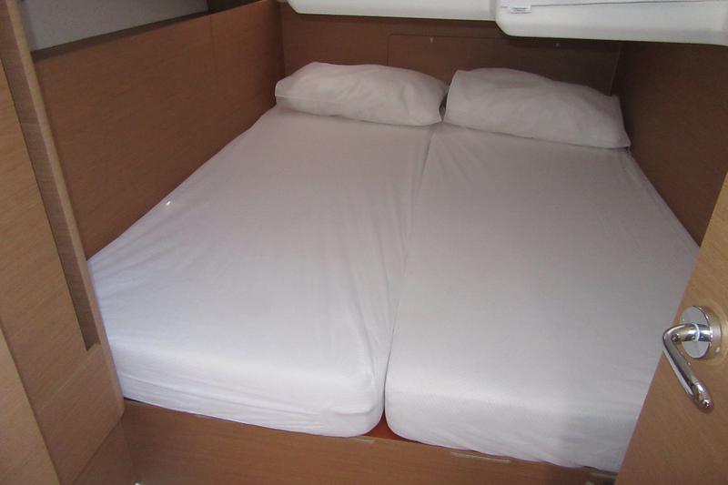 Book yachts online - sailboat - Sun Odyssey 440 - Matilda - rent