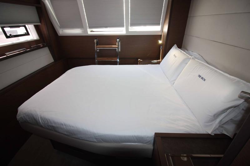 Book yachts online - catamaran - Lagoon 620 (10+3) - The Sun (AC, WM, Generator, Inverter, Tender Lift) - rent