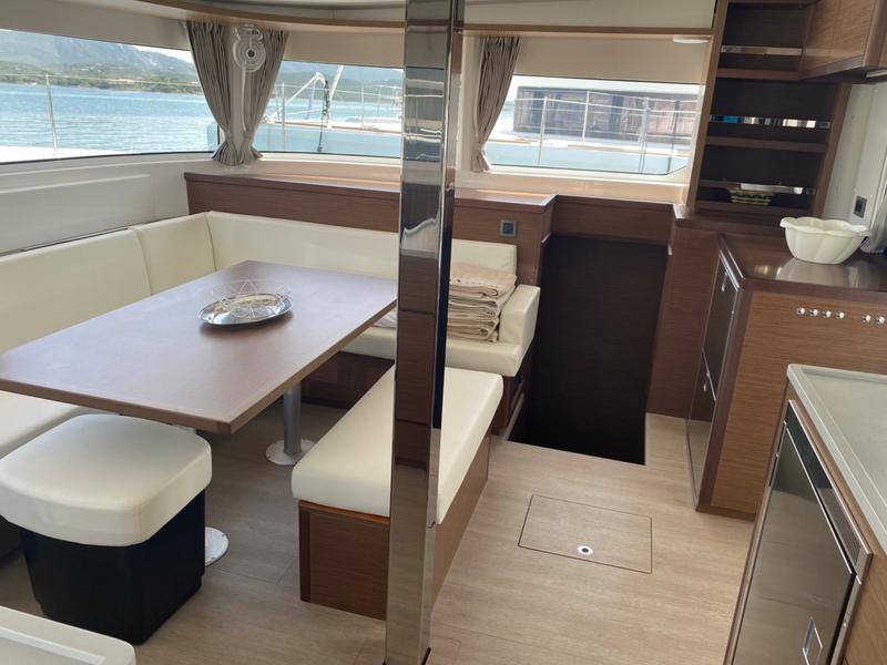 Book yachts online - catamaran - Lagoon 46 - Blue Alma (A/C, WM, Generator, Inverter 12/220V) - rent