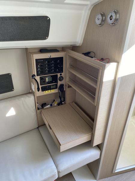 Book yachts online - sailboat - Oceanis 30.1 - Carina - rent