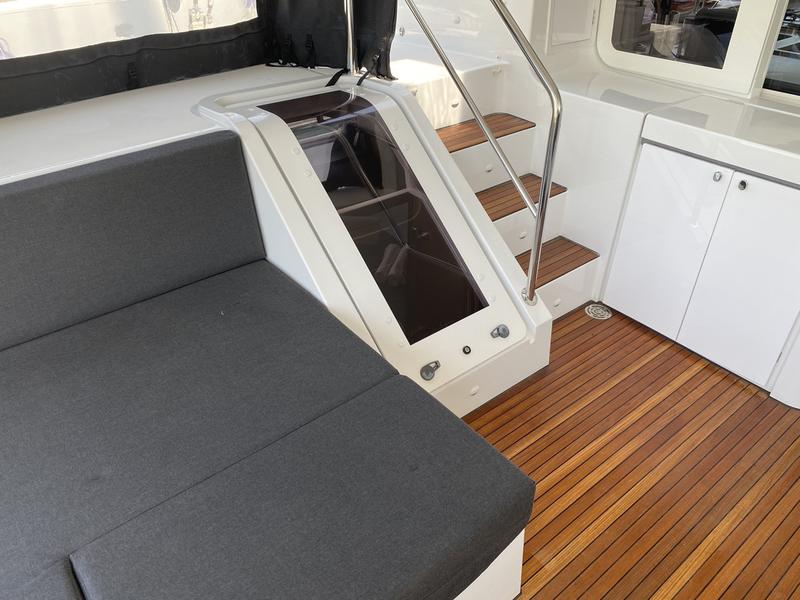 Book yachts online - catamaran - Lagoon 52F (5 cab) - Naka (GND) - rent