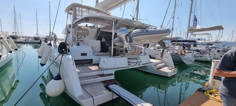 Book yachts online - catamaran - Lagoon 42 - Gamma Leonis - rent