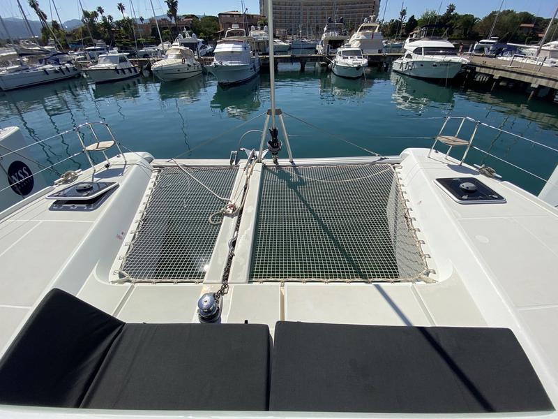 Book yachts online - catamaran - Lagoon 42 - Blue Eyes (WM, Inverter, Fans) - rent