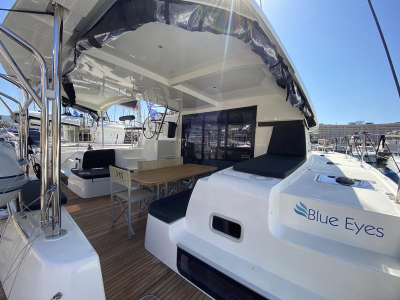 Book yachts online - catamaran - Lagoon 42 - Blue Eyes (WM, Inverter, Fans) - rent