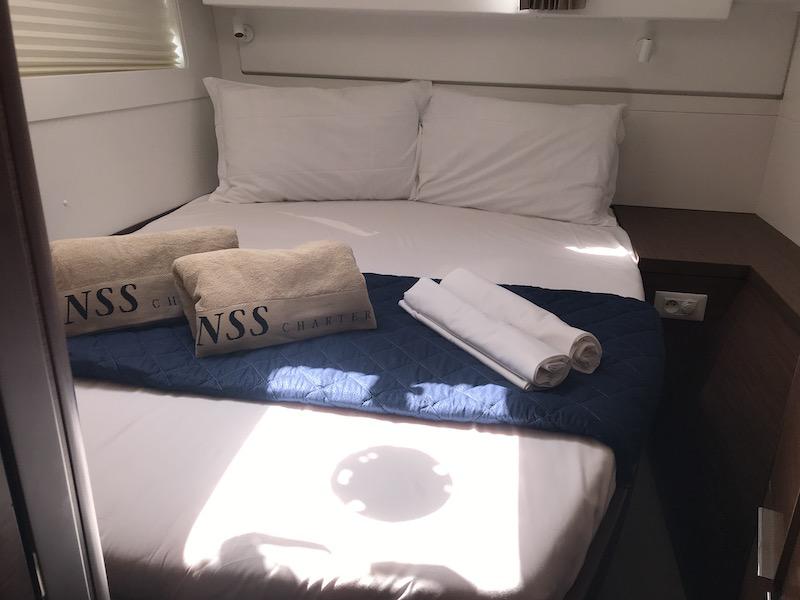 Book yachts online - catamaran - Lagoon 40 - Freccia (WM, Inverter) - rent