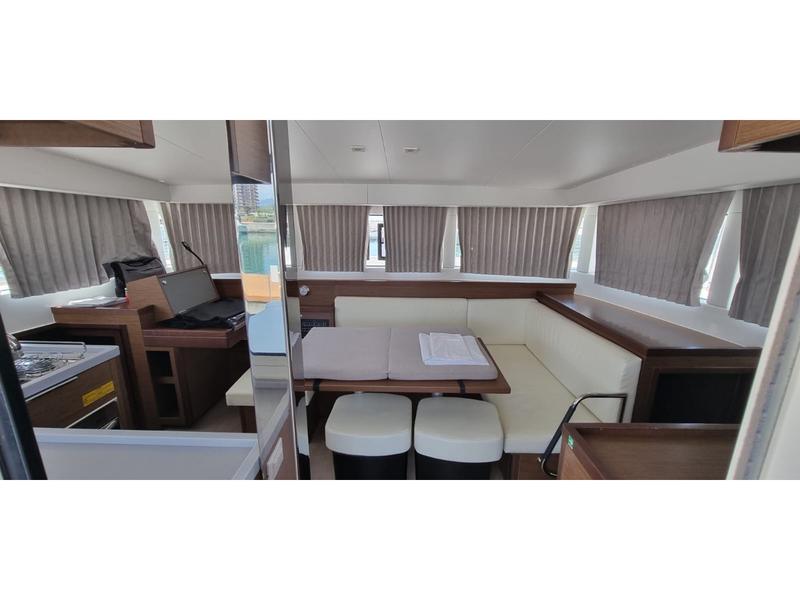 Book yachts online - catamaran - Lagoon 40 - Freccia (WM, Inverter) - rent