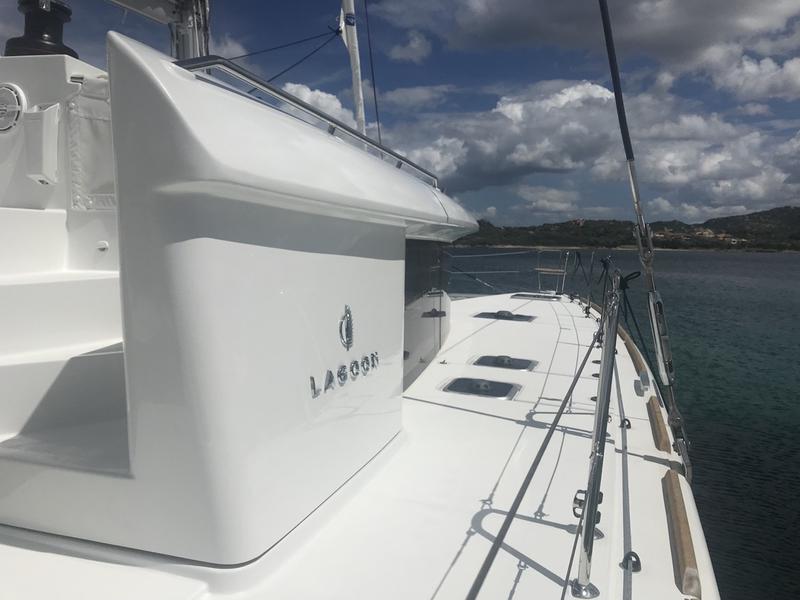 Book yachts online - catamaran - Lagoon 450F - Cor Caroli (GND) (A/C, WM, Generator, Inverter) - rent
