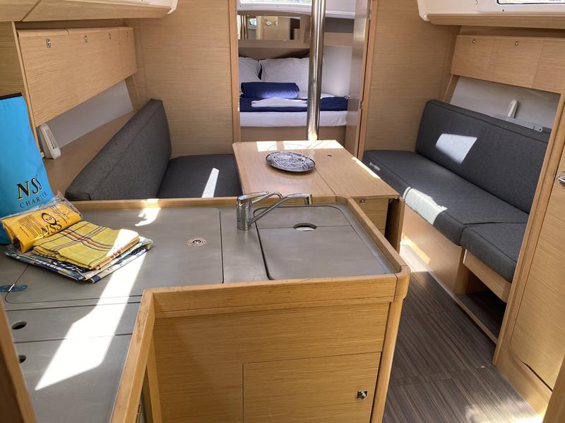 Book yachts online - sailboat - Dufour 360 Grand Large - Volpetta - rent