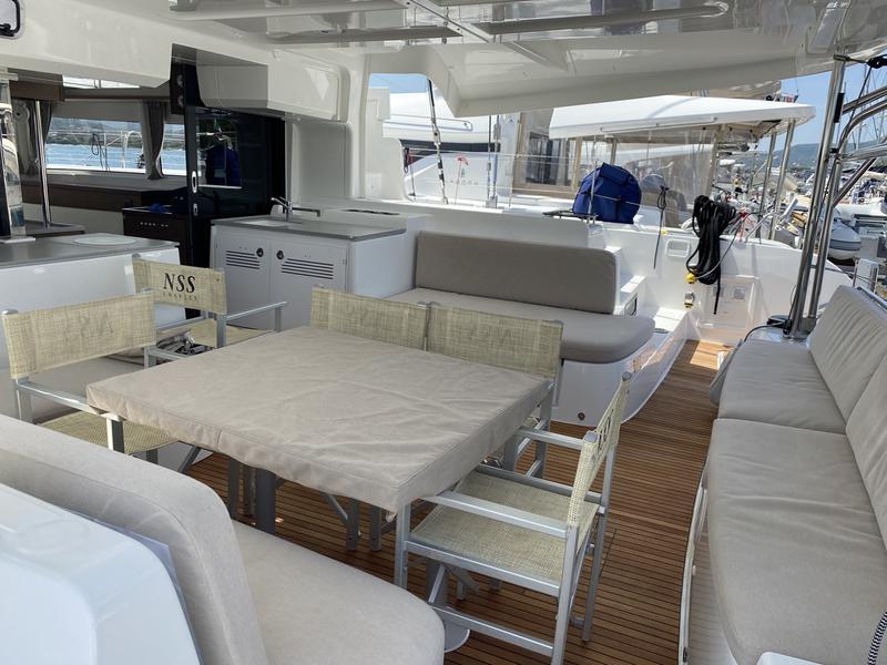 Book yachts online - catamaran - Lagoon 46 - Rolling Stones (A/C, WM, Generator, Inverter 12/220V) - rent