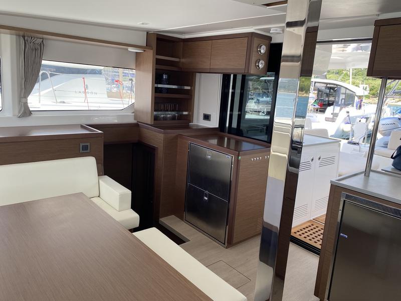 Book yachts online - catamaran - Lagoon 46 - Rolling Stones (A/C, WM, Generator, Inverter 12/220V) - rent