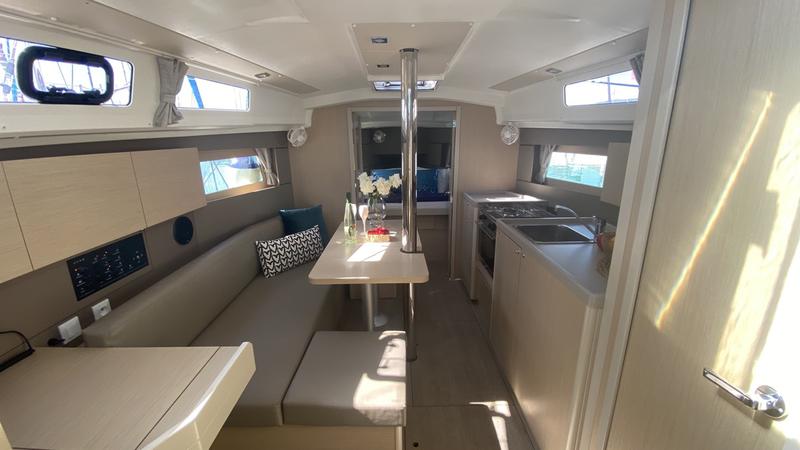 Book yachts online - sailboat - Oceanis 35.1 - Polis - rent
