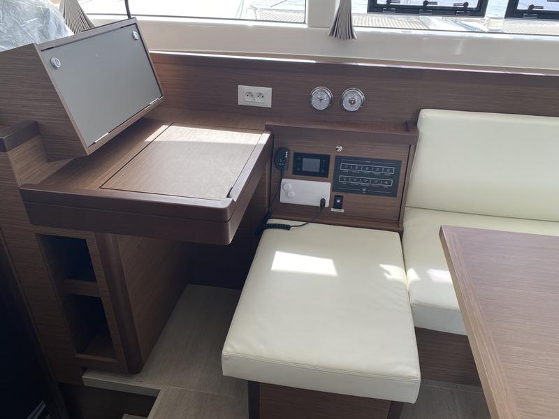 Book yachts online - catamaran - Lagoon 40 - Koralia - rent