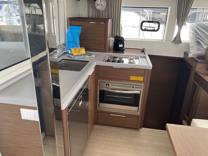 Book yachts online - catamaran - Lagoon 40 - Koralia - rent