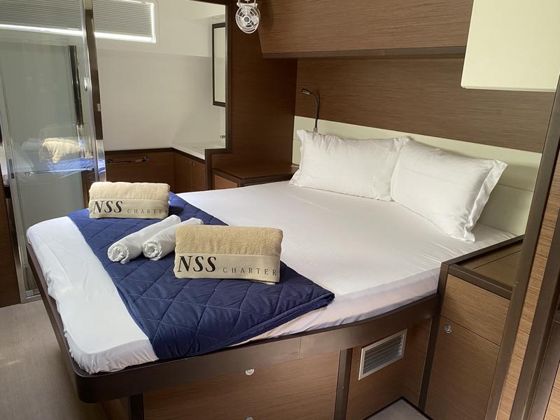Book yachts online - catamaran - Lagoon 52F (5 cab) - Naka (MAR) - rent