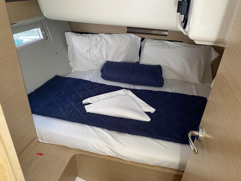 Book yachts online - sailboat - Dufour 390 Grand Large - Musica - rent
