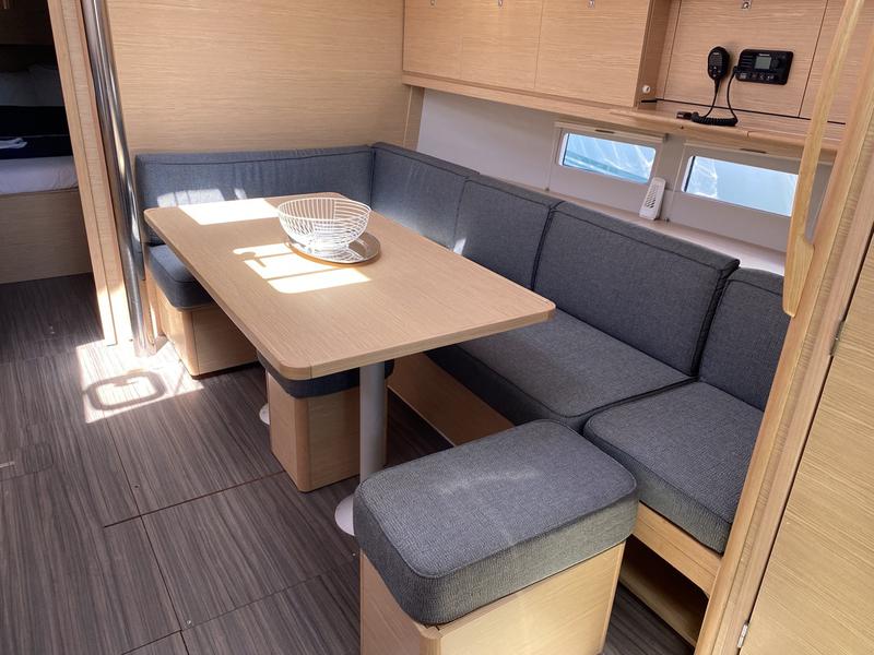 Book yachts online - sailboat - Dufour 390 Grand Large - Musica - rent