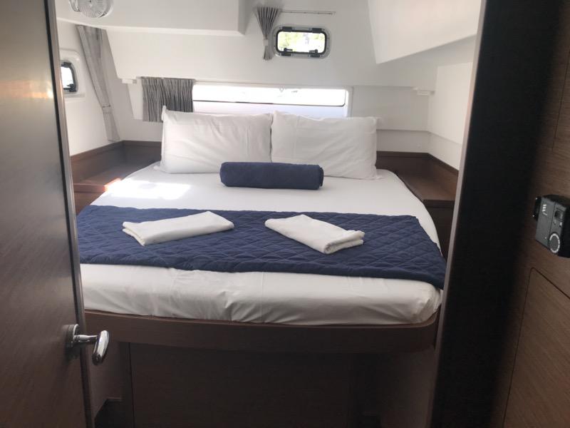 Book yachts online - catamaran - Lagoon 42 - Zippiri (WM, Inverter, Heating) - rent