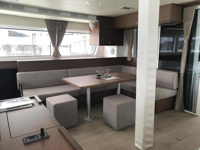 Book yachts online - catamaran - Lagoon 52F - 6 cab - Dugongo II (MAR) (6 cab + 1 crew) (A/C, WM, Generator, Inverter, Tender Lift) - rent
