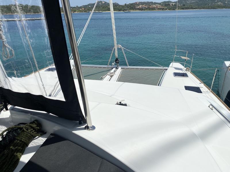 Book yachts online - catamaran - Lagoon 52F (5 cab) - NAKA (ANU) - rent