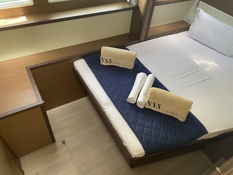 Book yachts online - catamaran - Lagoon 52F (5 cab) - NAKA (ANU) - rent