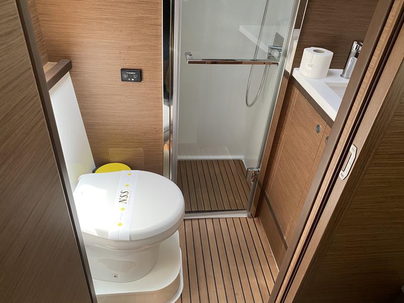 Book yachts online - catamaran - Lagoon 52F (5 cab) - NAKA (ANU) - rent