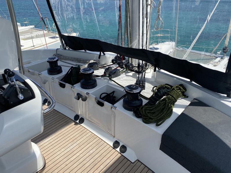 Book yachts online - catamaran - Lagoon 52F (5 cab) - NAKA (ANU) - rent