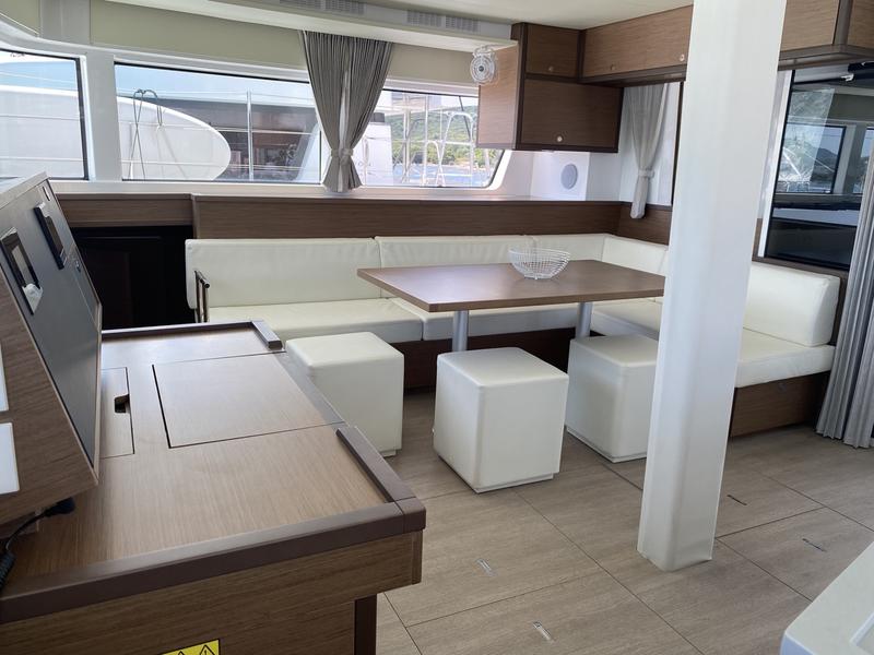 Book yachts online - catamaran - Lagoon 52F (5 cab) - Naka (PTP)  - rent