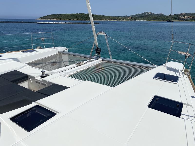 Book yachts online - catamaran - Lagoon 52F (5 cab) - Naka (PTP)  - rent