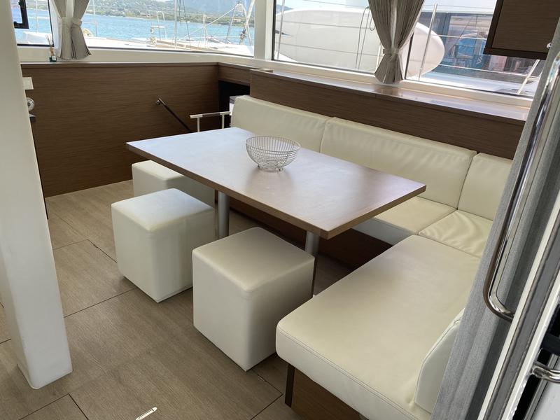 Book yachts online - catamaran - Lagoon 52F (5 cab) - Naka (PTP)  - rent