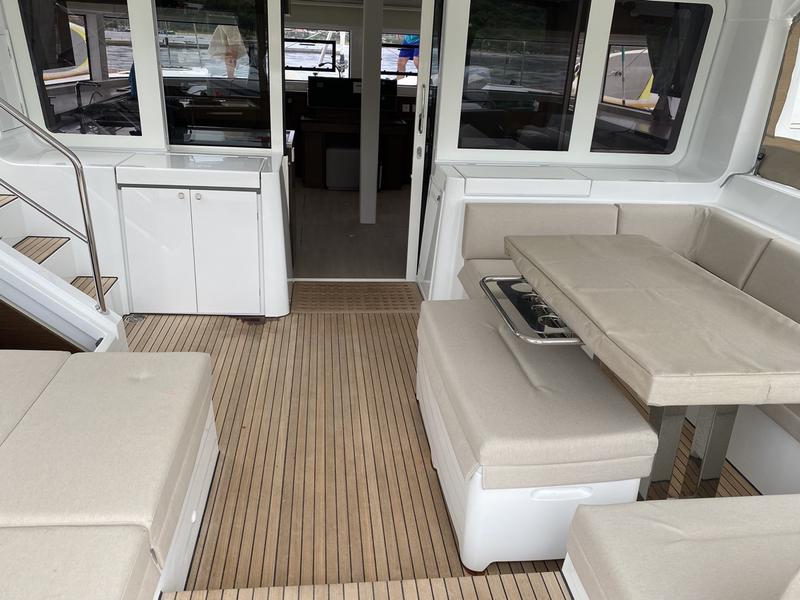 Book yachts online - catamaran - Lagoon 52F (5 cab) - Big Daddy - rent